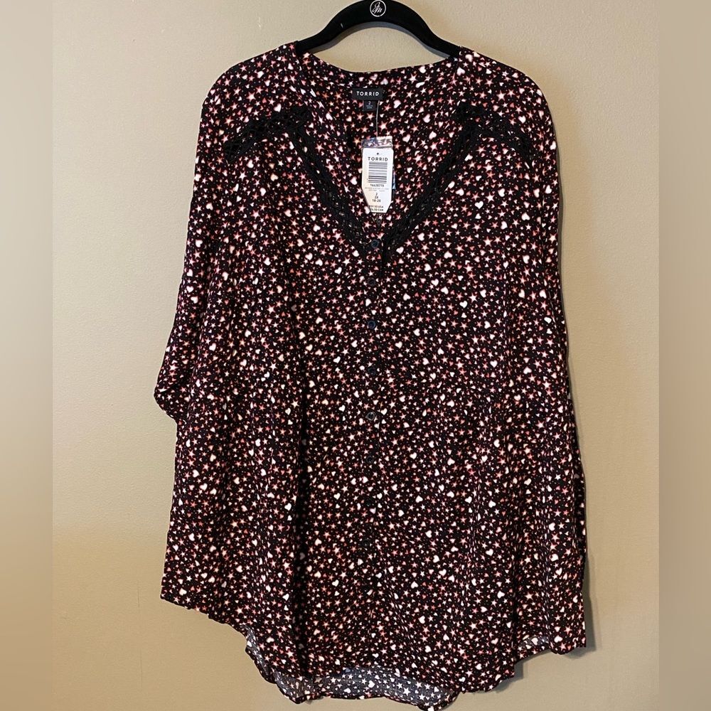 Torrid Women's Long Sleeve Tunic Top Size 2 (18/20) Black and Pink NWT